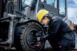 Visseuse à Chocs METABO SSW 18 LTX 800 BL - 2 Batteries 5.5 Ah + Chargeur - 602403660 5 Visseuse à Chocs METABO SSW 18 LTX 800 BL - 2 Batteries 5.5 Ah + Chargeur - 602403660 -Maxouti Magasin 0240300a 02