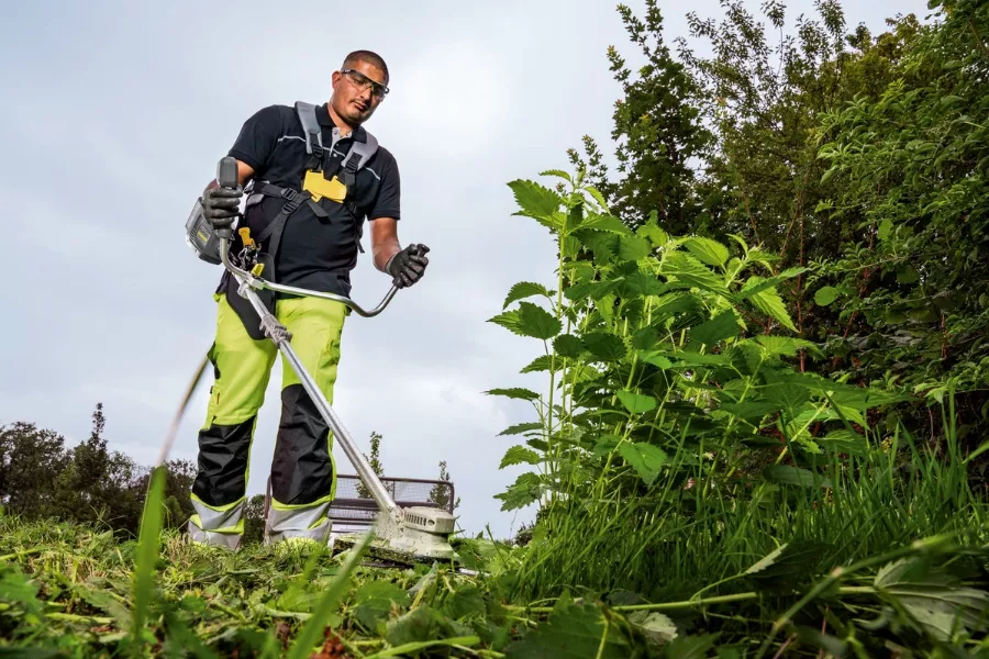 Débroussailleuse BCU 260/36 Bp KARCHER - Sans Batterie Ni Chargeur - 1.042-503.0 4 Débroussailleuse BCU 260/36 Bp KARCHER - Sans Batterie Ni Chargeur - 1.042-503.0 – Image 2