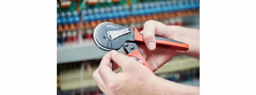 Pince à Sertir Automatique WIHA 210 Mm - 41246 5 Pince à Sertir Automatique WIHA 210 Mm - 41246 – Image 3