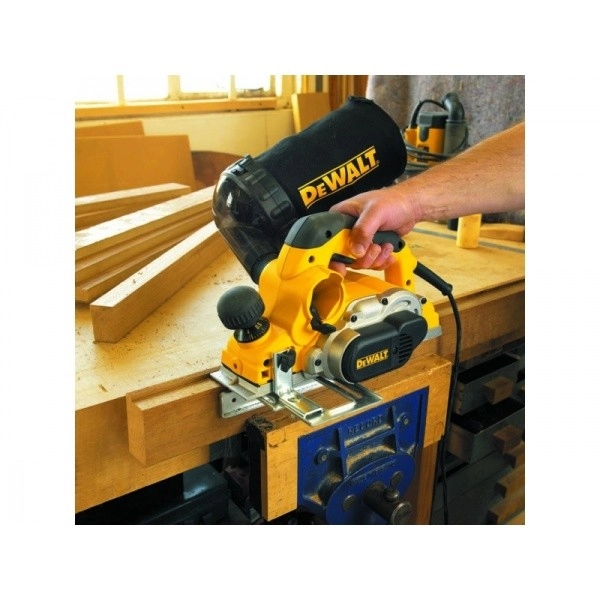 Rabot DEWALT 4 Mm 1050 W - D26500K 6 Rabot DEWALT 4 Mm 1050 W - D26500K – Image 4