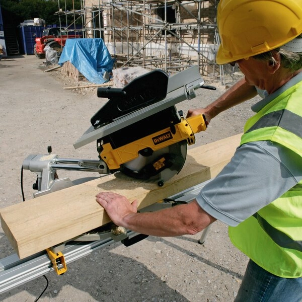 Scie à Onglets Radiale DEWALT à Table - D27112 4 Scie à Onglets Radiale DEWALT à Table - D27112 – Image 2