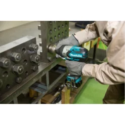 Boulonneuse à Chocs 18V Li-ion 5Ah 1050 Nm MAKITA - DTW1001RTJ 7 Boulonneuse à Chocs 18V Li-ion 5Ah 1050 Nm MAKITA - DTW1001RTJ -Maxouti Magasin VOA25082 2