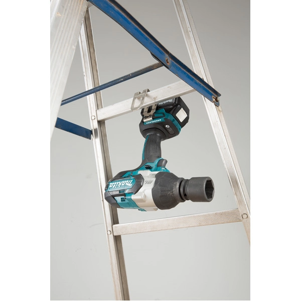 Boulonneuse à Chocs 18V Li-ion 5Ah 1050 Nm MAKITA - DTW1001RTJ 5 Boulonneuse à Chocs 18V Li-ion 5Ah 1050 Nm MAKITA - DTW1001RTJ – Image 3