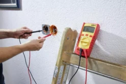 Multimètre Numérique WIHA Jusqu'à 600V AC Cat. IV + 2 Piles AAA Incluses - 45218 10 Multimètre Numérique WIHA Jusqu'à 600V AC Cat. IV + 2 Piles AAA Incluses - 45218 -Maxouti Magasin anw sb25541 digital multimeter up to 600v ac cat iv office wall 06 50612 en en