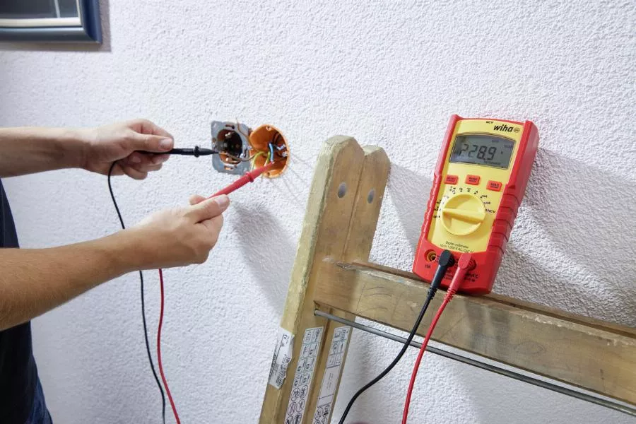 Multimètre Numérique WIHA Jusqu'à 1000V AC Cat. IV + 2 Piles AAA Incluses - 45215 4 Multimètre Numérique WIHA Jusqu'à 1000V AC Cat. IV + 2 Piles AAA Incluses - 45215 – Image 2