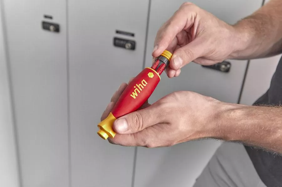 Tournevis Porte-embout WIHA PocketMax Isolé 1000V + 4 Embouts Isolés Slim - 45296 5 Tournevis Porte-embout WIHA PocketMax Isolé 1000V + 4 Embouts Isolés Slim - 45296 – Image 3