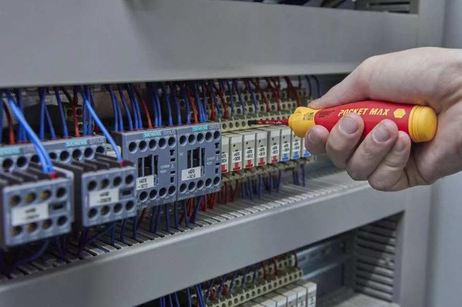 Tournevis Porte-embout WIHA PocketMax Isolé 1000V + 4 Embouts Isolés Slim - 45296 7 Tournevis Porte-embout WIHA PocketMax Isolé 1000V + 4 Embouts Isolés Slim - 45296 – Image 5