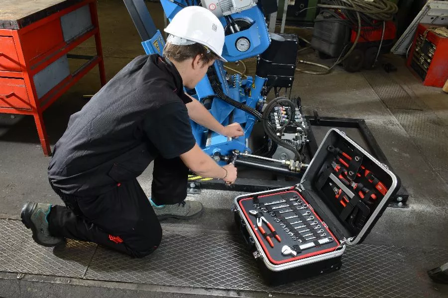 Valise Trolley + 136 Outils SAM OUTILLAGE Fermeture à Clé - CP-136N 7 Valise Trolley + 136 Outils SAM OUTILLAGE Fermeture à Clé - CP-136N – Image 5