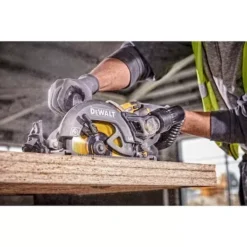 Scie Circulaire Construction XR Flexvolt 54V DEWALT - Sans Batterie Ni Chargeur - DCS577N-XJ 7 Scie Circulaire Construction XR Flexvolt 54V DEWALT - Sans Batterie Ni Chargeur - DCS577N-XJ -Maxouti Magasin dcs577n a10