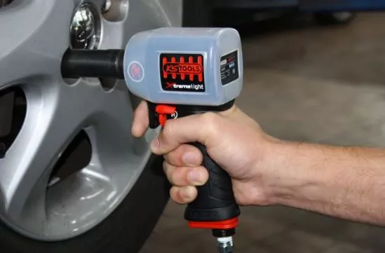 Mini Clé à Chocs MONSTER Xtremelight 1/2'' KS TOOLS + Silencieux + Protection En Silicone - 515.1155 5 Mini Clé à Chocs MONSTER Xtremelight 1/2'' KS TOOLS + Silencieux + Protection En Silicone - 515.1155 – Image 3